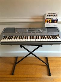 Yamaha Portatone PSR-290 Electronic Keyboard 61 Keys 605 Sounds Studio