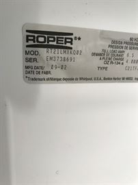 #55 Roper 21 cu Freezer on Top w/ice maker $100.00
