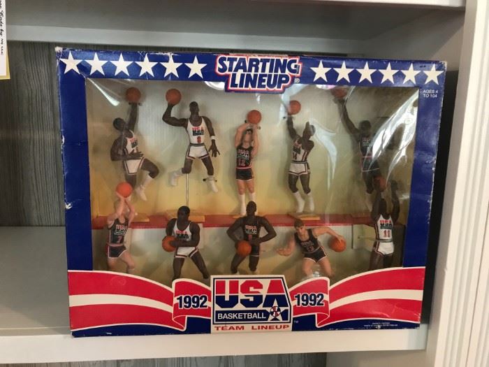 #68		1992 BasketBall USA Team Line-up Doll Players in Box	 $30.00 

