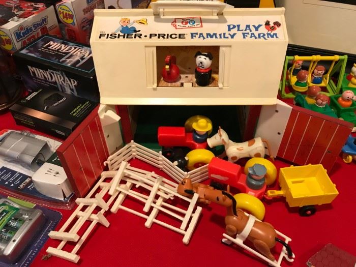#100 fisher price barn w animals missing top to cylow $25.00
