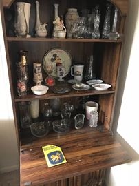 Collectibles and vases!