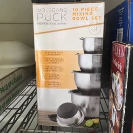 Wolfgang Puck mixing bowl set NEW IN BOX