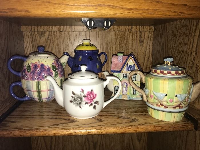  Collection of teapots 
