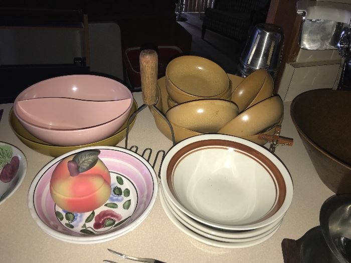 Pink Mid-Century divided dish- wooden salad bowl set