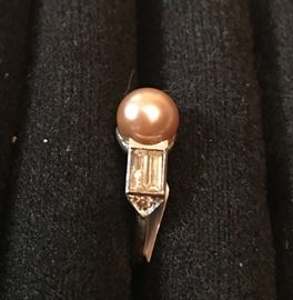 Vintage brown pearl and diamond ring - side view