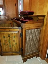 Vintage Magnavox Record Player Stero