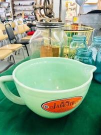 Jadeite Mixing Bowl with Spout in Mint unused condition Fire King 