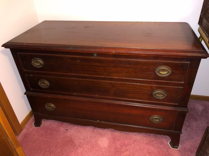 Lane cedar chest with drawer!