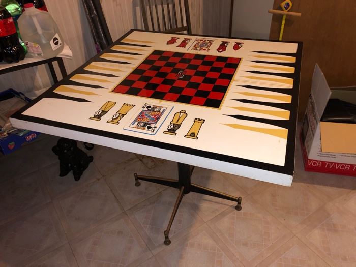 Adorable game table!!!