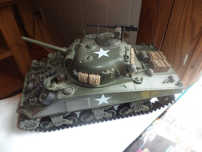 Sherman tank - 21st Century Toys 2000