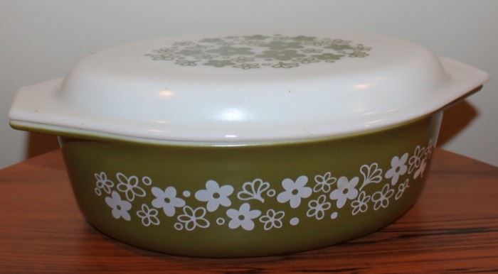 Pyrex Crazy Daisy Casserole Baking Dish and Lid