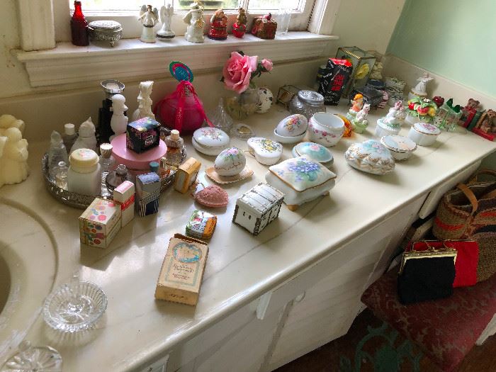 lots of porcelain vanity containers