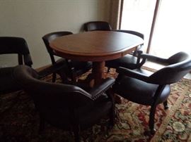 dining table w/6 chairs on roller
