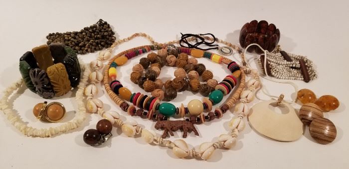 Wooden Shell and Beaded Jewelry https://ctbids.com/#!/description/share/89486