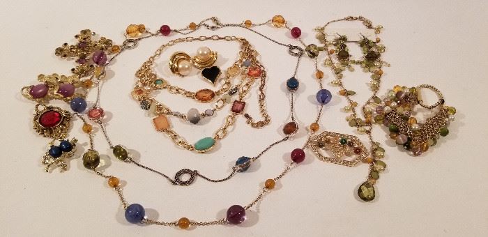 Beaded Jewelry Including Signed Pieces https://ctbids.com/#!/description/share/89490