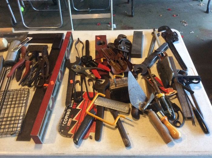 Table of hand tools