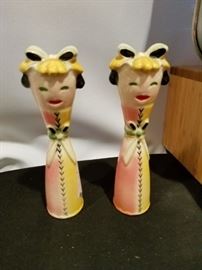Mid Century salt & pepper shakers (1 has a crack but has been reglued)