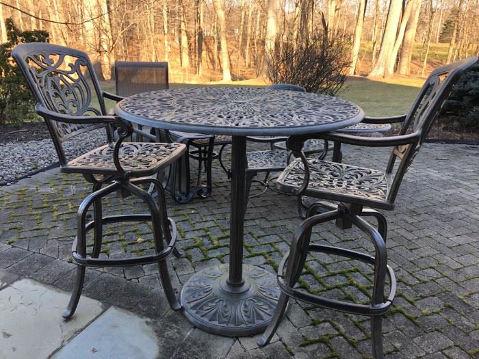 Fossil Verona Cast Aluminum Bistro Table w/ 2 High Chairs