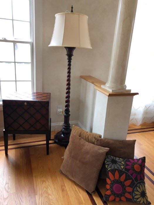 Quilt Pattern Side Table w/ Storage, Floor Lamp, Pillows