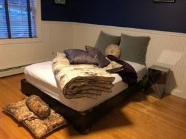 Platform Bed, Linens