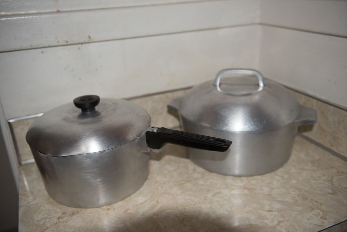 Wagner Ware Magnalite Dutch Oven and Magnalite Aluminum Pot
