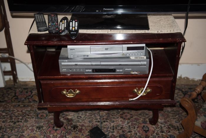 Ethan Allen Small Table, Magnavox DVD Player