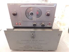  vintage Ham Hallicrafters S-38C Tube Radio with Equipment spare parts for US Navy Box 