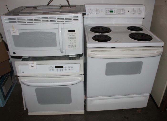 Appliances are all in working order.