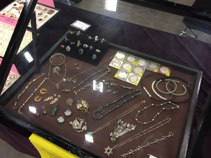 Antique Bottle & Collectible Sale in Jackson, MS starts on 1/19/2019