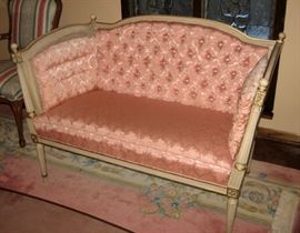 Has Sturdy Weave Sides 