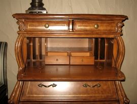 Pigeon holes & drawers inside