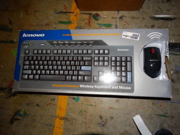 2 Lenova keyboards w mouse