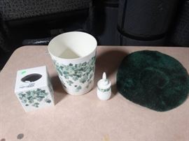 Set of Matching Bathroom Decor