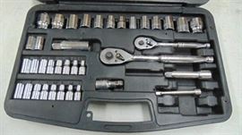 Stanley tool set ratchets and sockets