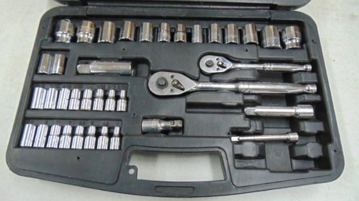  Stanley tool set  ratchets and sockets