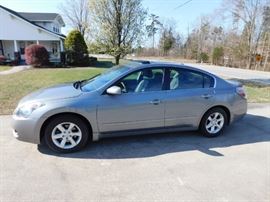 2008 Nissan Altima(69000 miles/Silver/Loaded/4 Cylinder)