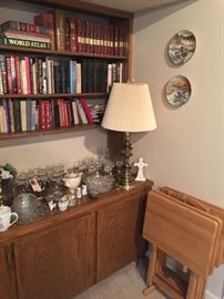 More books, china and glassware, set of tray tables.