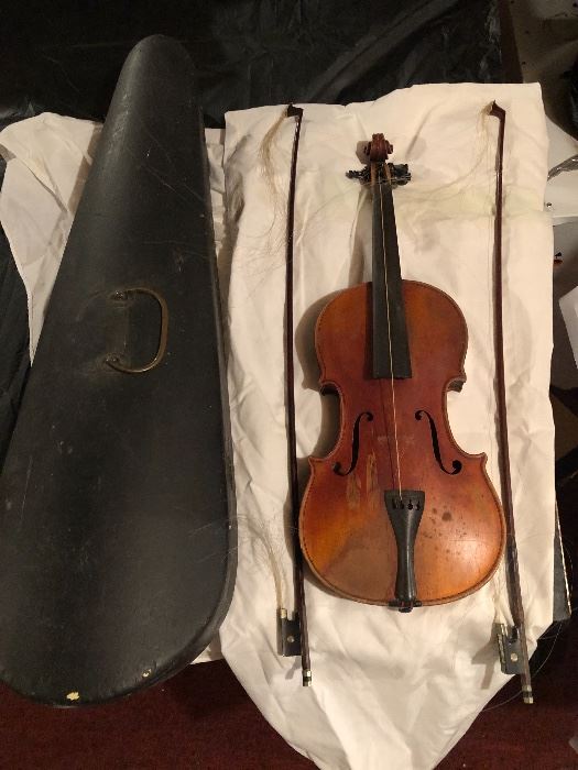 IRA WHITE ANTIQUE VIOLIN WITH CASE