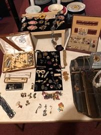 JEWELRY: CUFF LINKS, CHARM BRACELETS, NECKLACES...
