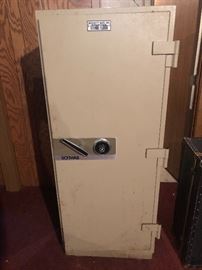 LARGE SCHWAB SAFE 