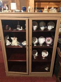 LOVELY DISOLAY CABINET 