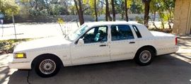 1996 Lincoln Town Available NOW!