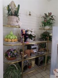 Baker's Rack, white wit Brass accents