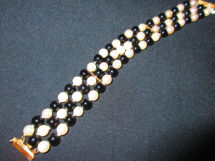 Pearl and 14 karat gold bracelet