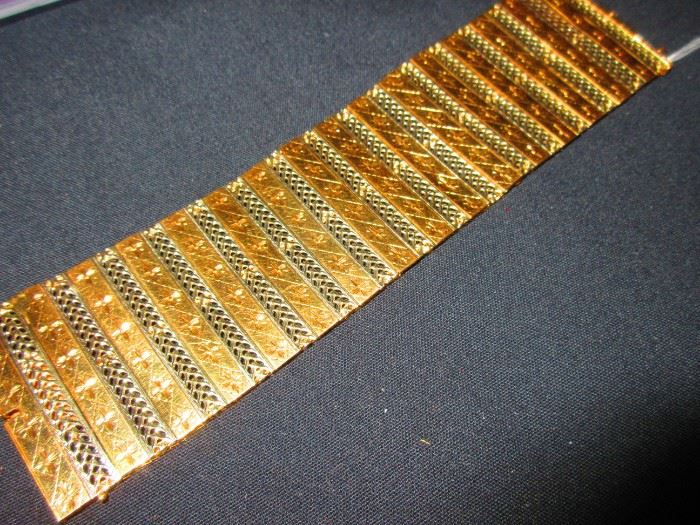 Large 14 karat gold bracelet
