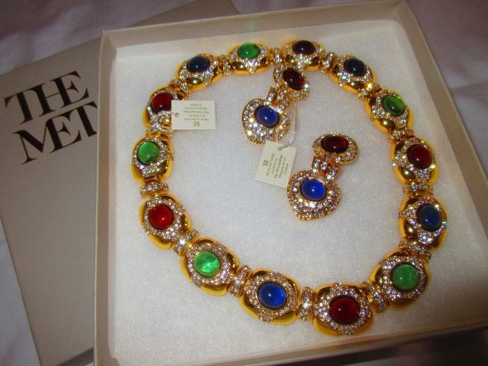The metropolitan Museum of art necklace and earrings