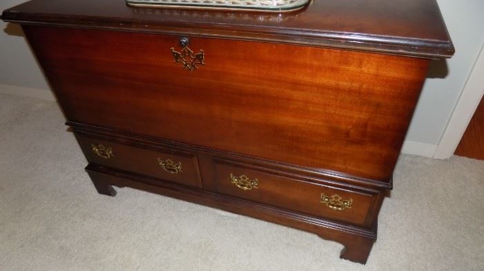 Lane cedar chest