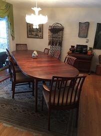 FOLKE OHLSSON DUX VINTAGE DINING ROOM SET. 2 HEAD/CARVERS, CHAIRS 6 SIDE CHAIRS, DINING TABLE W/3 LEAVES. LOVELY VINTAGE CONDITION.