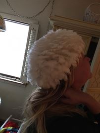 WHITE FEATHER HAT VINTAGE IN MINT CONDITION!