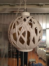 WHITE BALL HANGING LAMP LIGHT FIXTURE